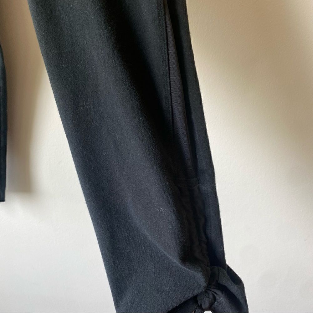 Victoria’s Secret sport cropped mesh detail legging large - Picture 4 of 5